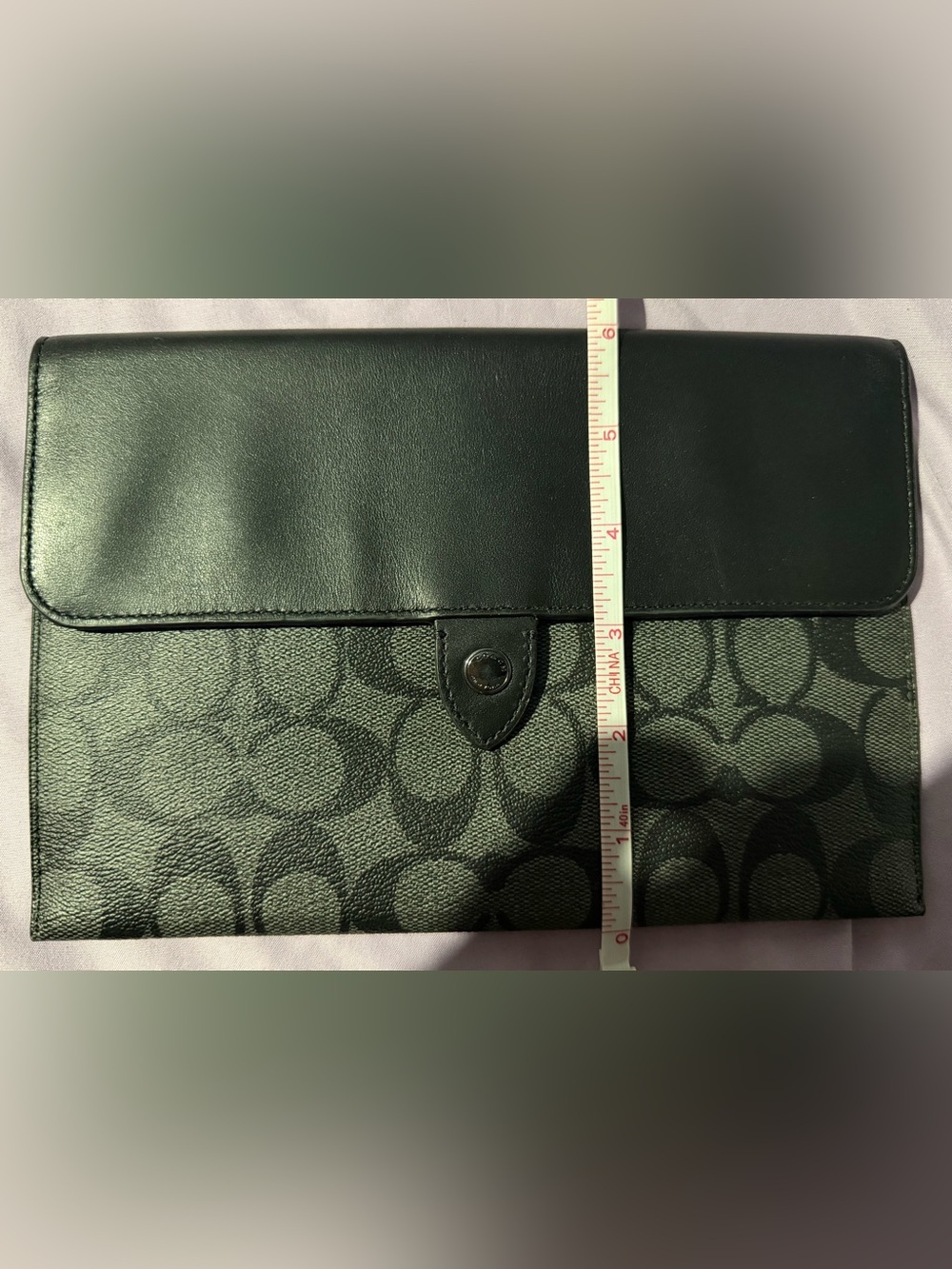 Women’s Signature Pattern Leather Folio Clutch - Picture 5 of 5